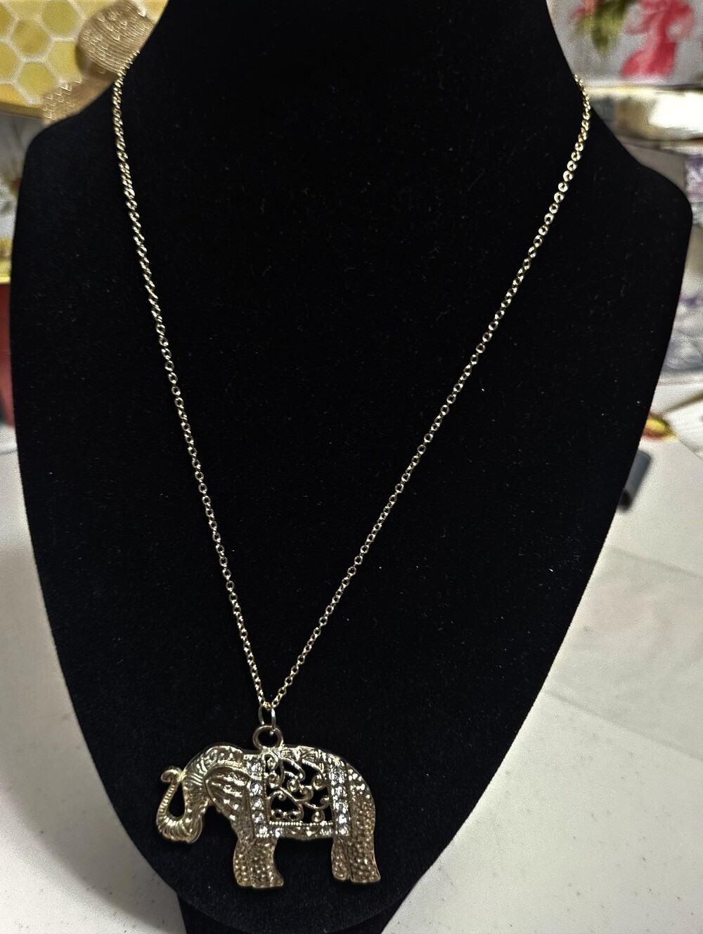 Gold Toned Elephant Pendant Necklace With Rhinestones And Excellent Condition